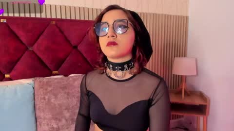 Snapshot of kirivelvet chatting on 04-17-26, 10:35 Samantha Velvet online show from 04-17-26, 10:35