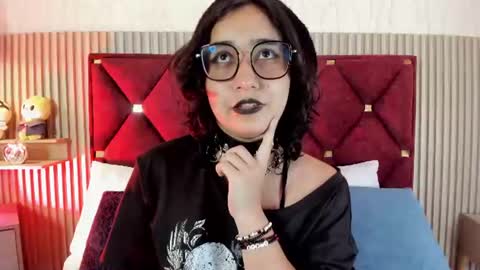Snapshot of kirivelvet chatting on 06-25-26, 02:44 Samantha Velvet online show from 06-25-26, 02:44