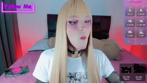 Snapshot of kirmyy_ chatting on 01-10-25, 12:27 Kirmyy online show from 01-10-25, 12:27