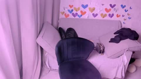 Snapshot of kirraa_ chatting on 02-14-25, 03:00 Kira online show from 02-14-25, 03:00
