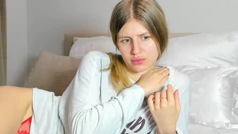 Kira online show from 01-14-26, 06:57