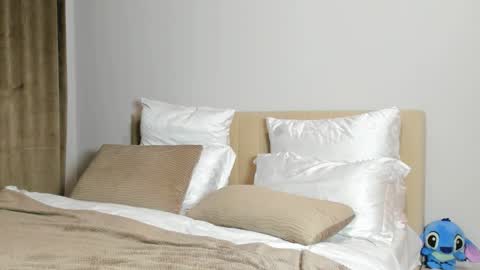 Kira online show from 01-18-26, 08:34