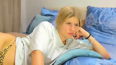 Snapshot of kirraa_ chatting on 07-23-26, 07:12 Kira online show from 07-23-26, 07:12