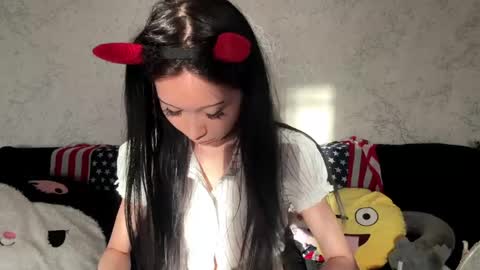 Hina online show from 04-18-26, 12:42