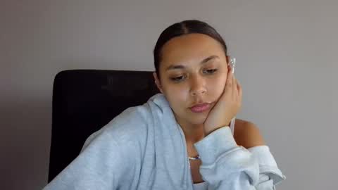 Snapshot of kiss_ameliaa chatting on 10-09-25, 12:47 kiss_ameliaa online show from 10-09-25, 12:47