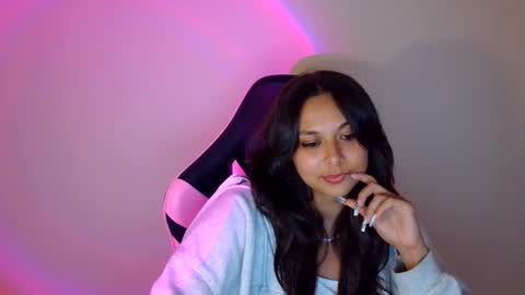 Snapshot of kiss_ameliaa chatting on 10-10-25, 03:33 kiss_ameliaa online show from 10-10-25, 03:33