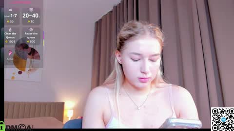 Chloe online show from 04-19-26, 02:55