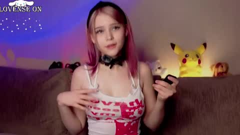 Snapshot of kiss_me_kim chatting on 05-20-26, 02:51 Kimberly online show from 05-20-26, 02:51