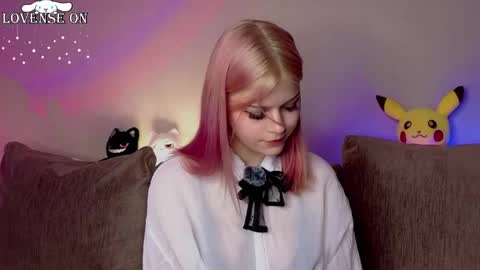 Snapshot of kiss_me_kim chatting on 05-30-26, 02:30 Kimberly online show from 05-30-26, 02:30