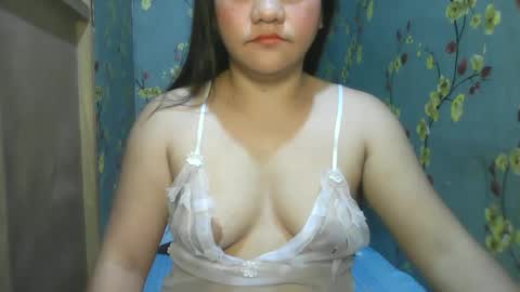 Snapshot of kiss_me_loves chatting on 12-11-24, 02:19 kiss_me_loves online show from 12-11-24, 02:19