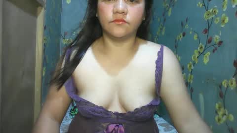 Snapshot of kiss_me_loves chatting on 02-22-25, 11:57 kiss_me_loves online show from 02-22-25, 11:57