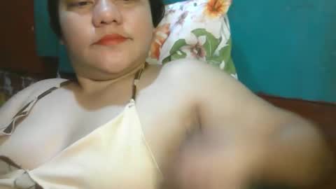 Snapshot of kiss_me_loves chatting on 09-28-25, 12:16 kiss_me_loves online show from 09-28-25, 12:16