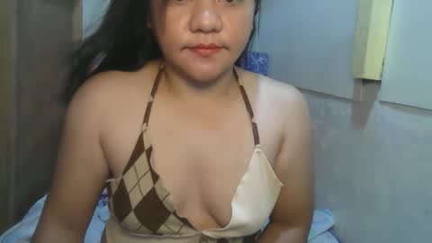Snapshot of kiss_me_loves chatting on 05-08-26, 11:32 kiss_me_loves online show from 05-08-26, 11:32
