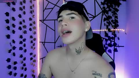 Snapshot of kiss_whitee chatting on 05-23-26, 12:38 kiss_whitee online show from 05-23-26, 12:38