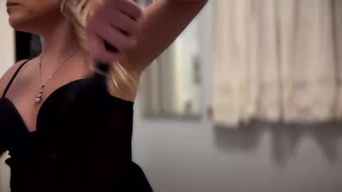 Kissah Kreampuff online show from 01-01-25, 04:07