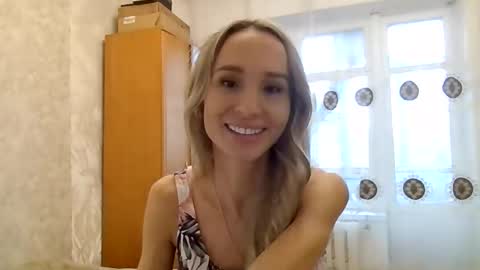 Snapshot of kissandbelle chatting on 11-30-25, 09:35 kissandbelle online show from 11-30-25, 09:35