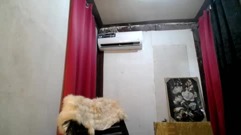 Snapshot of kisses_asian143 chatting on 07-28-26, 12:48 VICTORIA online show from 07-28-26, 12:48