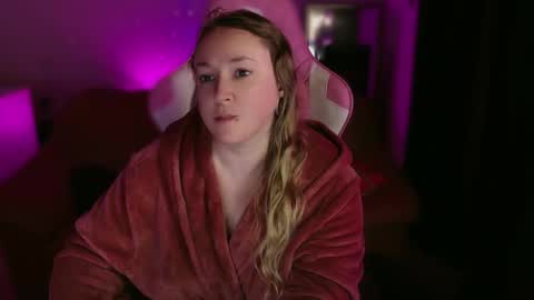 kissica online show from 02-18-25, 05:42