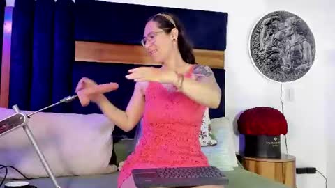 Snapshot of kissingcobank chatting on 06-23-26, 02:42 Kissing Company online show from 06-23-26, 02:42
