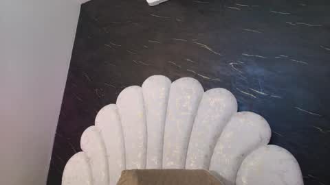 BELLA FLAME online show from 04-15-26, 07:10