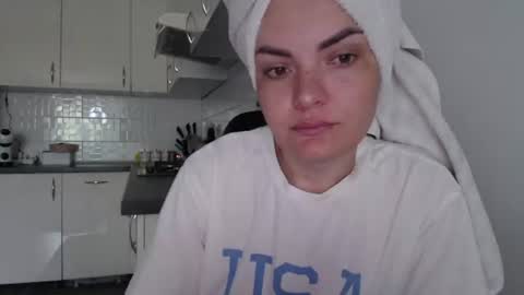 Snapshot of kitcatheaven4u chatting on 07-04-26, 07:25 Im Amaia Everyone Merry Christmas online show from 07-04-26, 07:25