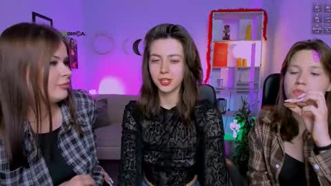 kitniss online show from 03-28-26, 08:19