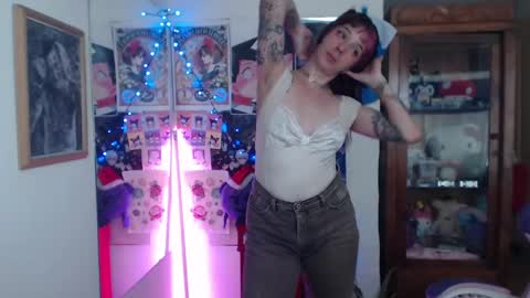 Snapshot of kitsunearineko chatting on 12-07-24, 05:42 Ari Keimiwrights  online show from 12-07-24, 05:42