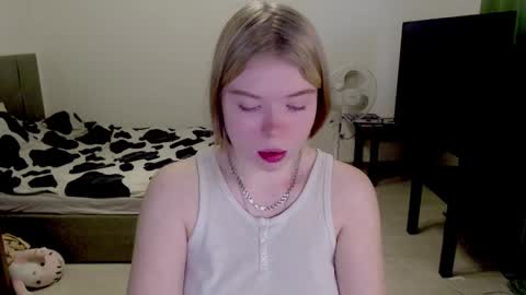 Snapshot of kitten_jenny01 chatting on 12-07-24, 10:12 Jennyblonde and Emmabrunette online show from 12-07-24, 10:12