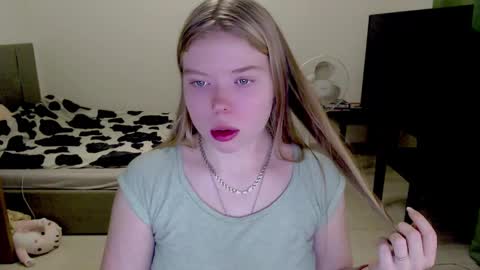 Snapshot of kitten_jenny01 chatting on 12-16-24, 04:23 Jennyblonde and Emmabrunette online show from 12-16-24, 04:23