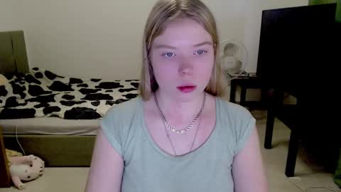 Snapshot of kitten_jenny01 chatting on 12-16-24, 10:29 Jennyblonde and Emmabrunette online show from 12-16-24, 10:29