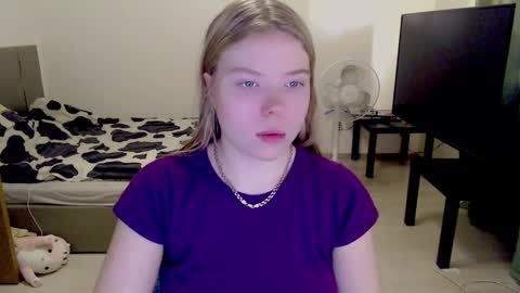 Snapshot of kitten_jenny01 chatting on 12-18-24, 11:56 Jennyblonde and Emmabrunette online show from 12-18-24, 11:56