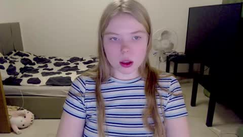 Snapshot of kitten_jenny01 chatting on 12-24-24, 03:47 Jennyblonde and Emmabrunette online show from 12-24-24, 03:47