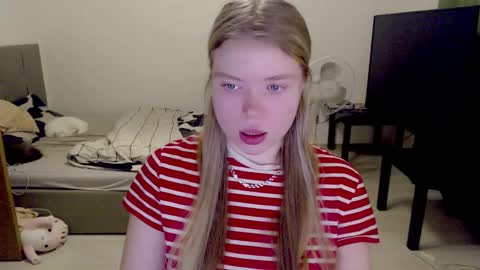 Snapshot of kitten_jenny01 chatting on 12-27-24, 03:15 Jennyblonde and Emmabrunette online show from 12-27-24, 03:15