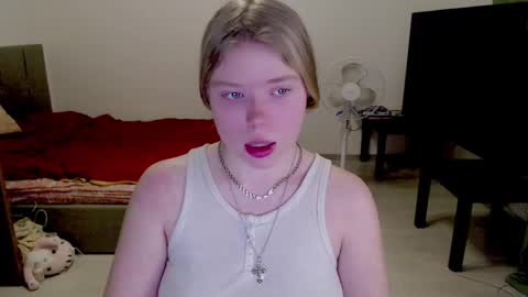 Snapshot of kitten_jenny01 chatting on 01-28-25, 05:14 Jennyblonde and Emmabrunette online show from 01-28-25, 05:14