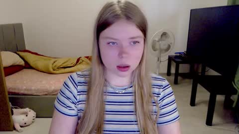 Snapshot of kitten_jenny01 chatting on 10-14-25, 12:50 Jennyblonde and Emmabrunette online show from 10-14-25, 12:50