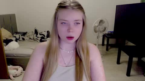 Jennyblonde and Emmabrunette online show from 11-19-25, 03:45