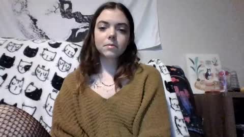 kittenqueen333 online show from 12-17-25, 10:27