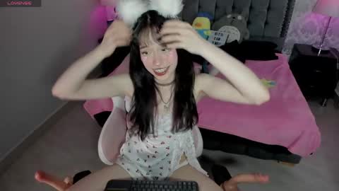 Snapshot of kitticam chatting on 05-19-26, 07:31 kumicatt online show from 05-19-26, 07:31