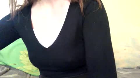 Snapshot of kittie_creme chatting on 05-31-26, 01:07 Kittie Creme online show from 05-31-26, 01:07
