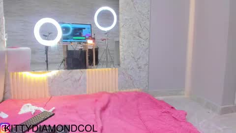 Snapshot of kitty__diamond_ chatting on 10-04-25, 12:41 kitty__diamond_ online show from 10-04-25, 12:41