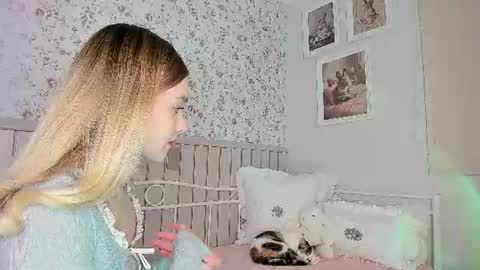 sophie online show from 07-16-26, 06:14