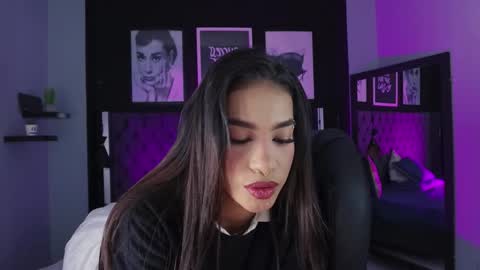 Snapshot of kitty_collins_ chatting on 02-11-26, 11:59 Kitty online show from 02-11-26, 11:59