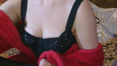 Kitti online show from 11-21-25, 07:45