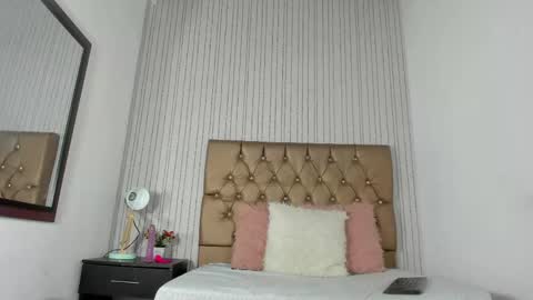 Snapshot of kitty_eloays chatting on 04-28-26, 04:45 kitty eloays online show from 04-28-26, 04:45