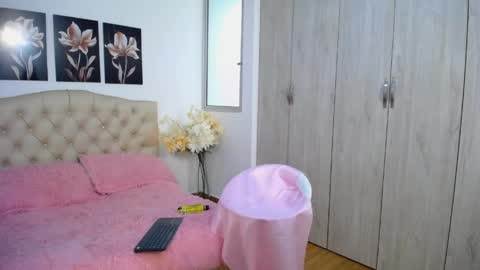 kitty_f00x online show from 04-23-26, 07:38