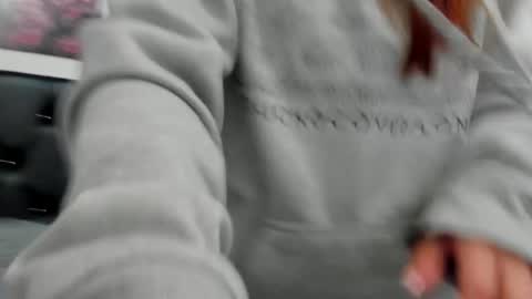Snapshot of kitty_f00x chatting on 06-09-26, 07:14 kitty_f00x online show from 06-09-26, 07:14