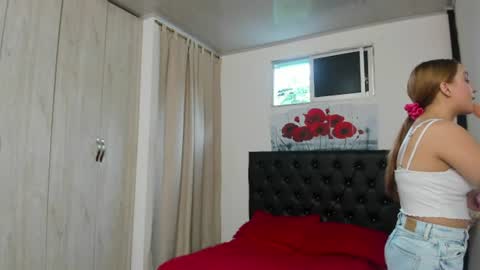 Snapshot of kitty_f00x chatting on 06-21-26, 08:11 kitty_f00x online show from 06-21-26, 08:11