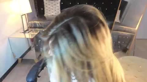 kitty_fox_b online show from 09-13-25, 12:38