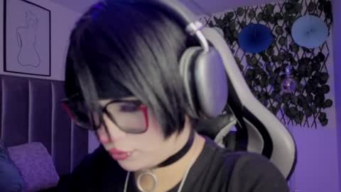 Snapshot of kitty_gang chatting on 04-30-26, 01:45 Camila online show from 04-30-26, 01:45