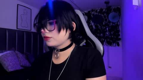 Snapshot of kitty_gang chatting on 05-01-26, 01:21 Camila online show from 05-01-26, 01:21
